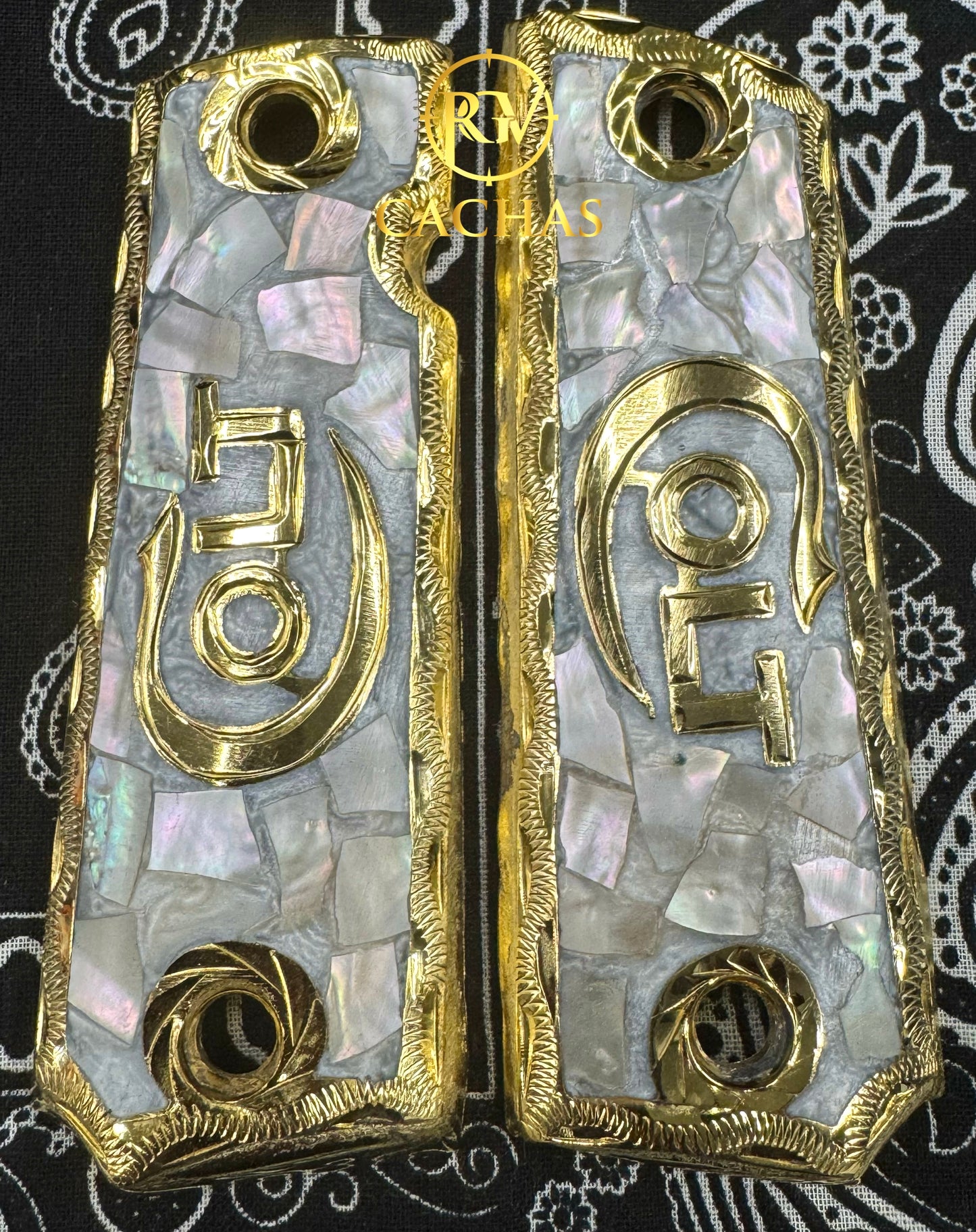 1911 Full Size Colt Logo Nacar Grips